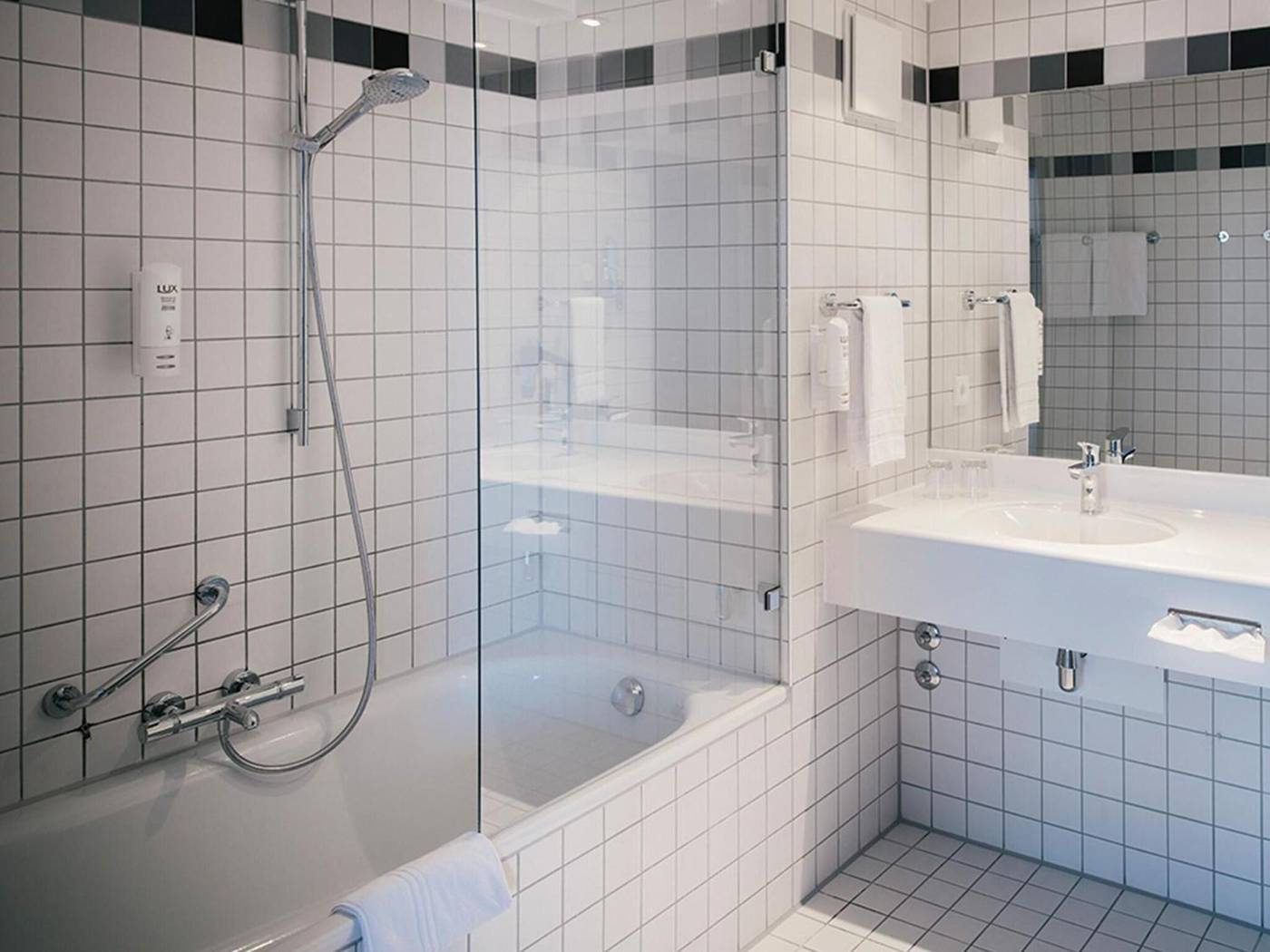 Vienna-House-Easy-by-Wyndham-Berlin-PrenzlauerBerg-Room-48