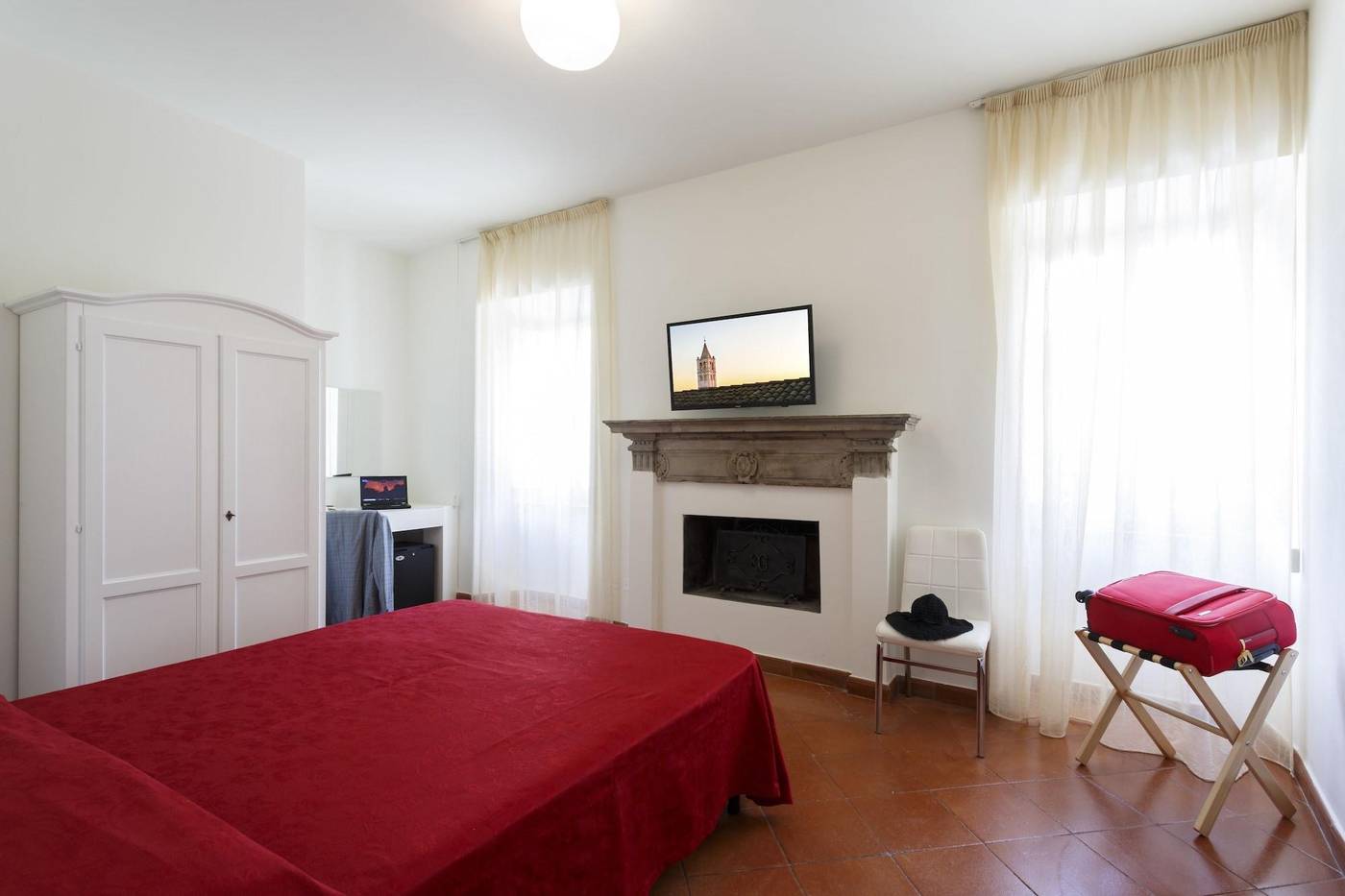 Hotel Il Duomo-Italy-ASSISI-Room-9