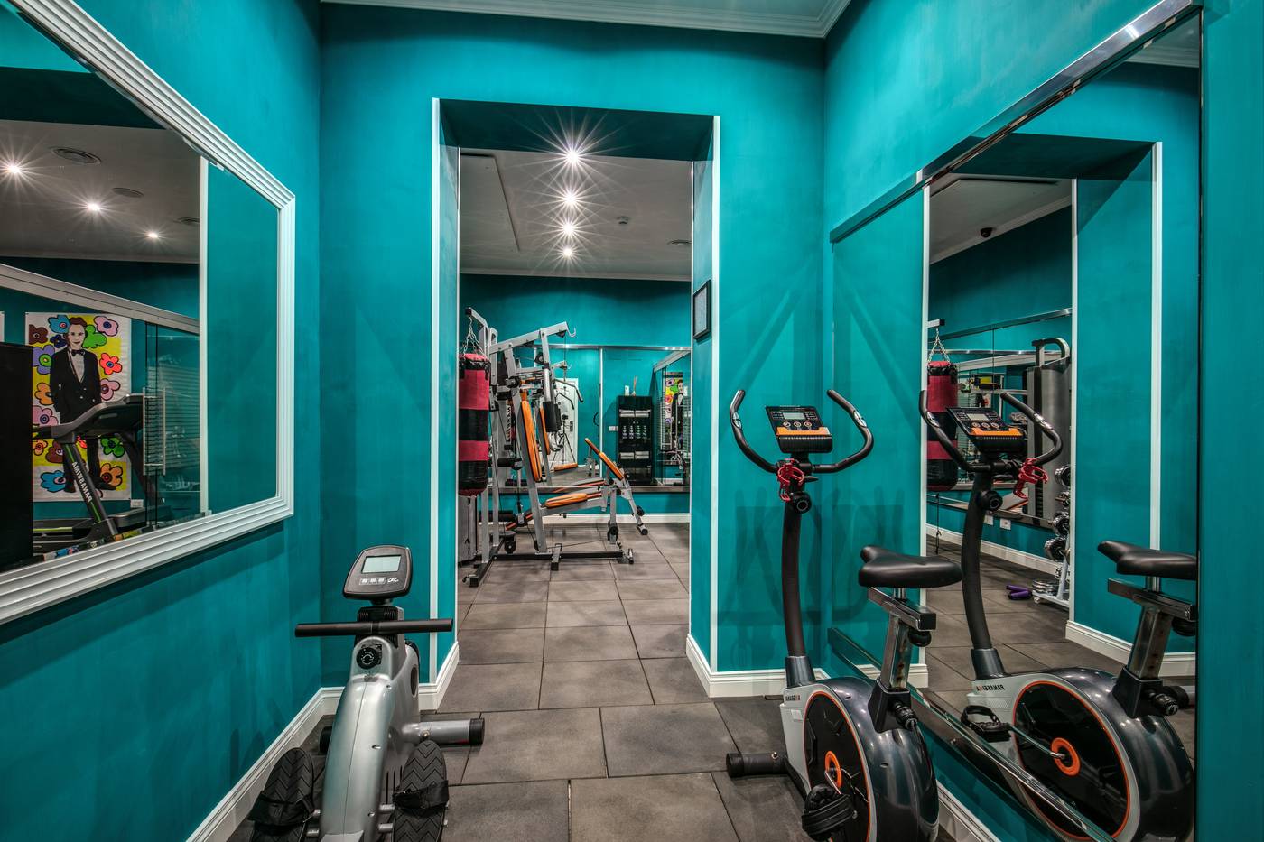 Hotel-87-Eightyseven-Sports-and-Entertainment-66