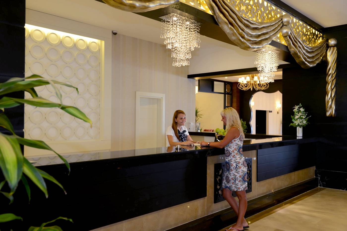 Lake---River-Side-Hotel---Spa-Lobby-54