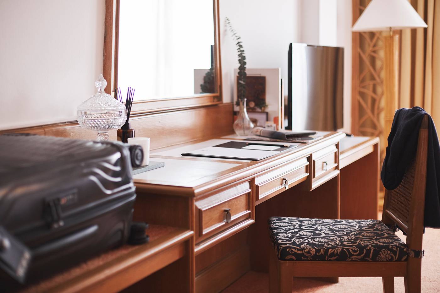 Montien-Hotel-Surawong-Room-42