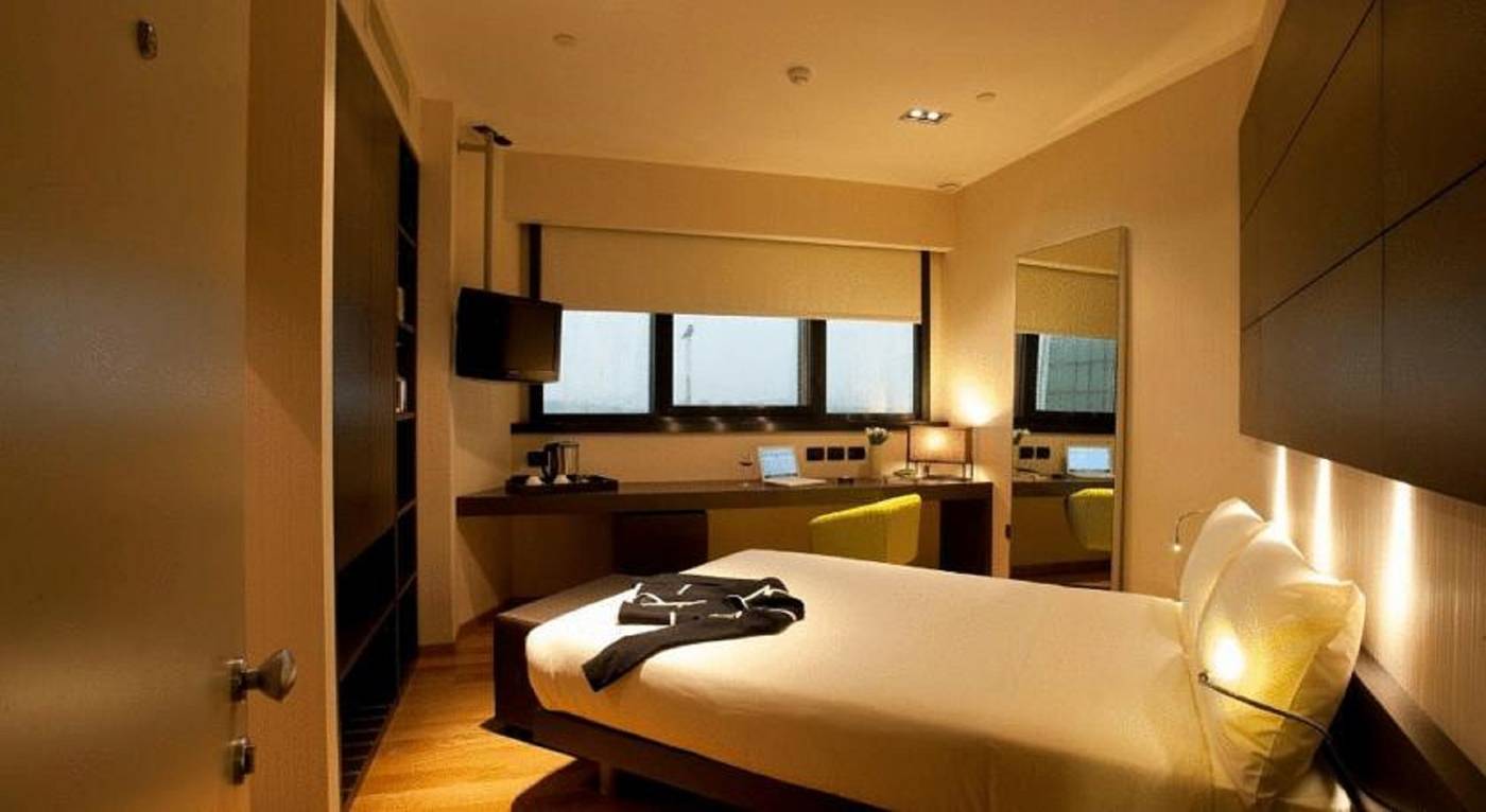 Best-Western-Plus-The-Hub-Hotel-Room-25