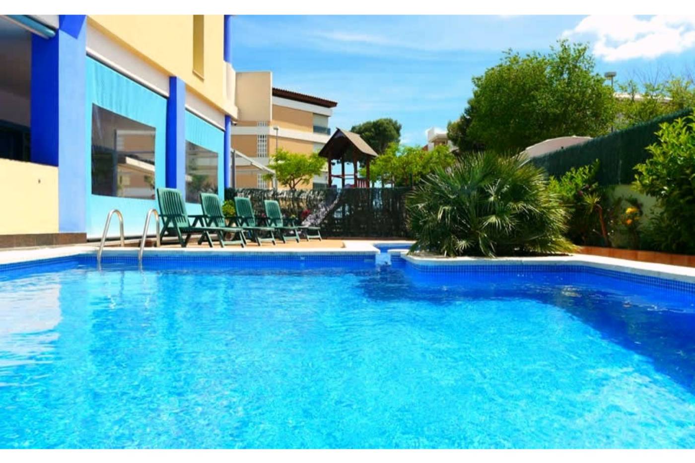 Costa-Verde-Apartments-Pool-2