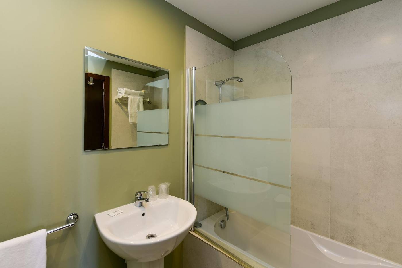 Alfama---Lisbon-Lounge-Suites-Room-81