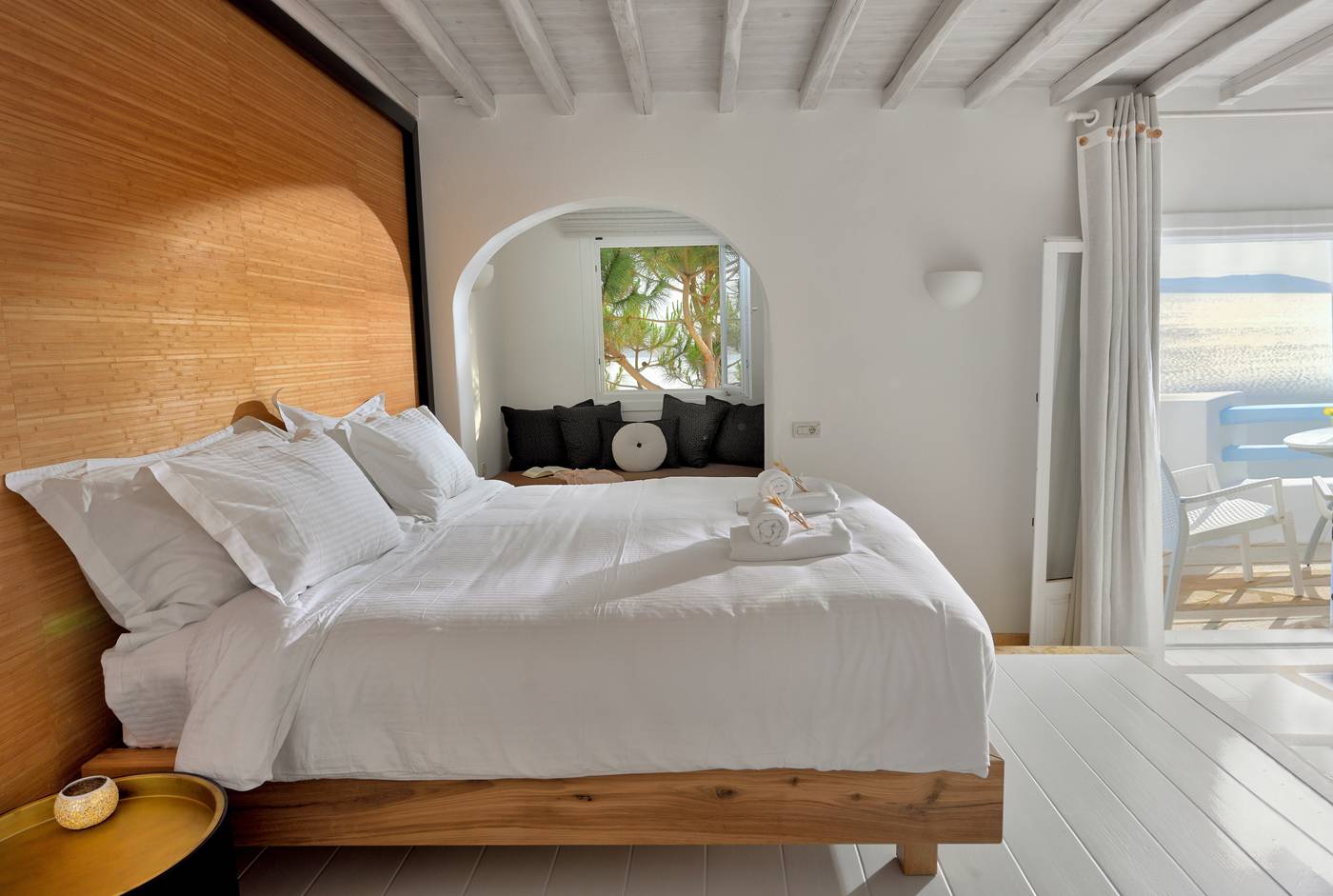 Saint-John-Hotel-Villas---Spa-Room-42