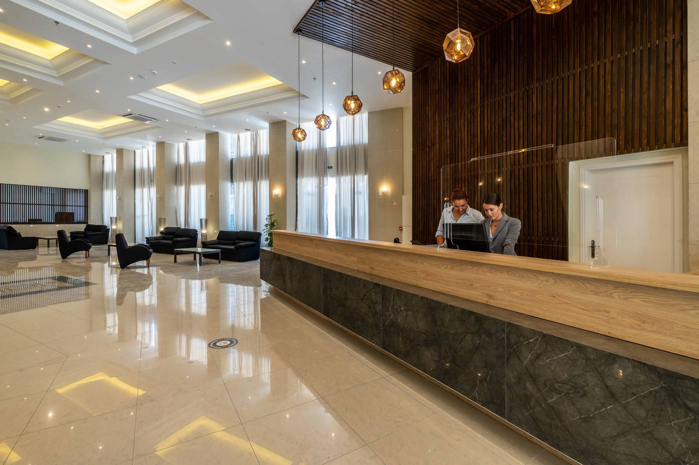 Castellum-Suites-Lobby-33