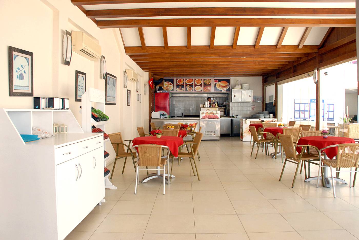 Costa-Queen-Resort-Restaurant-12