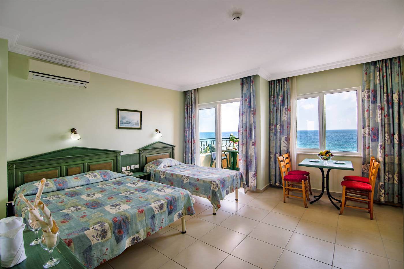 Kleopatra-Royal-Palm-Hotel-Room-13