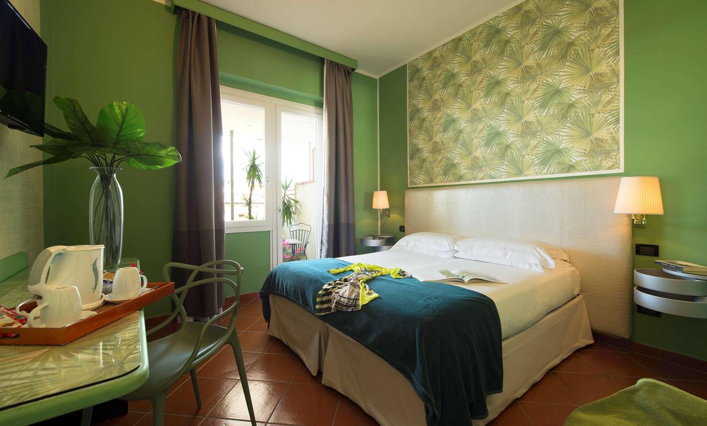 De-La-Pace--Sure-Hotel-Collection-by-Best-Western-Room-4