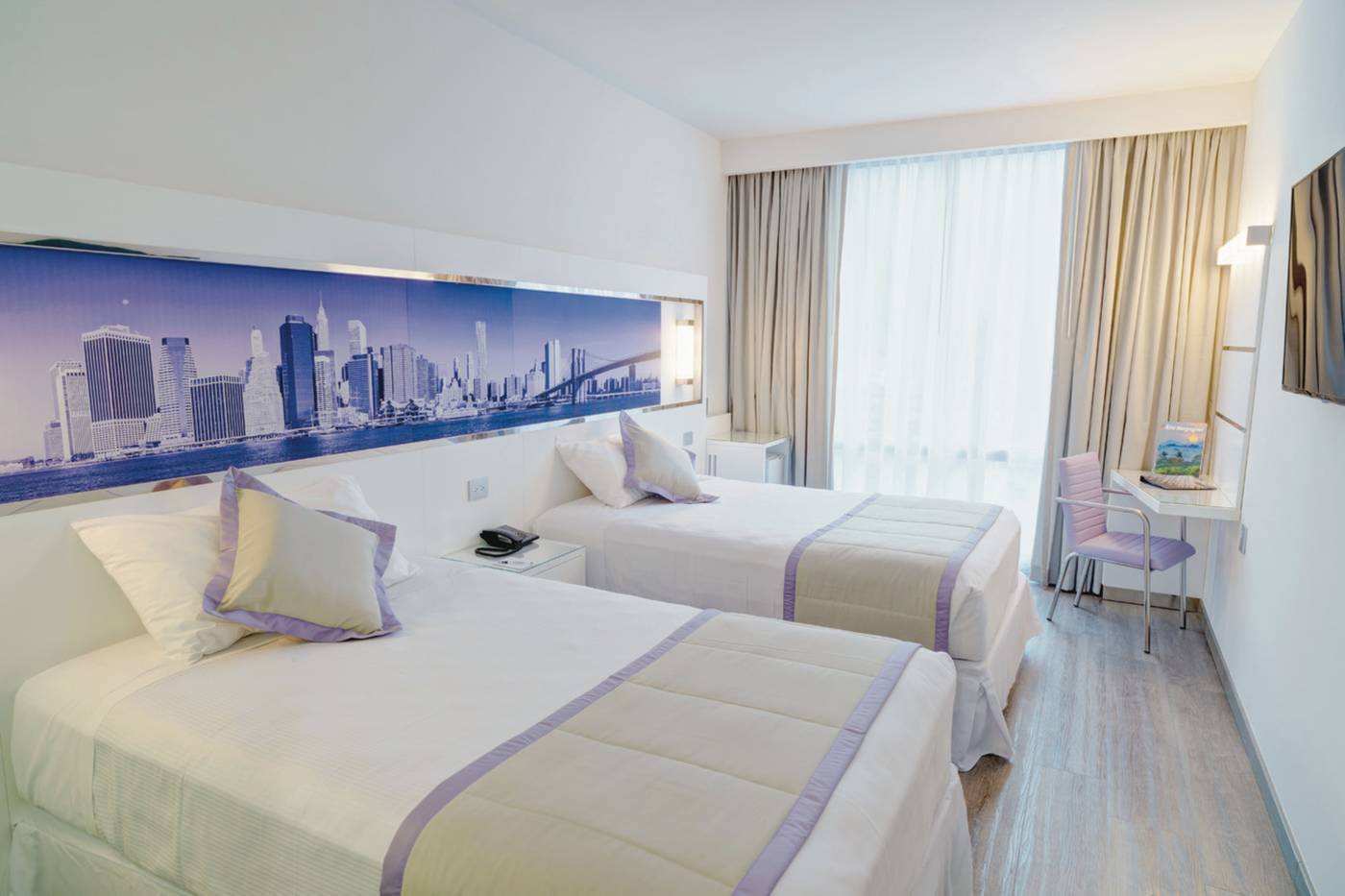 Riu-Plaza-New-York-Times-Square-Room-33
