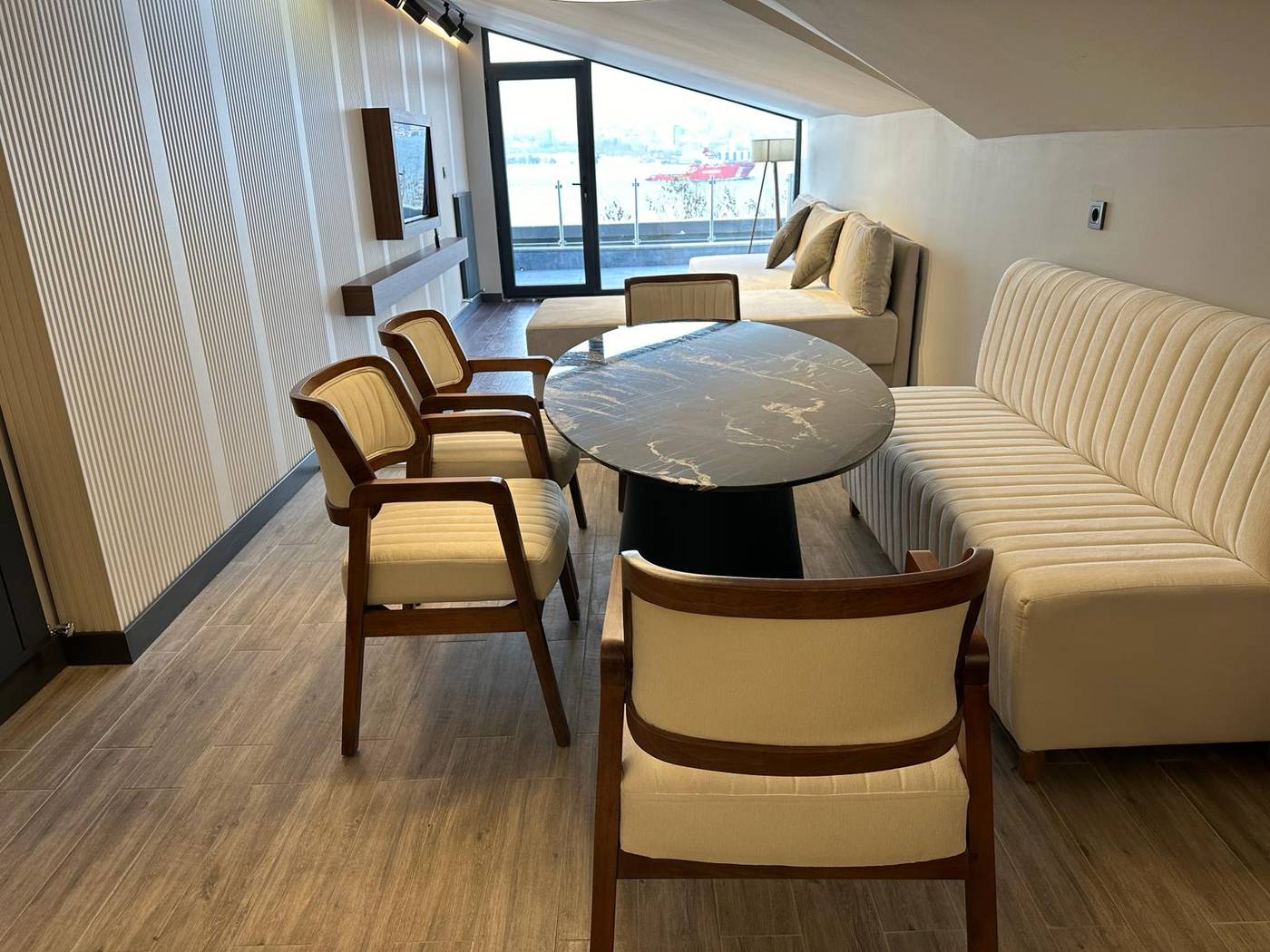 216-Bosphorus-Suite-Room-10