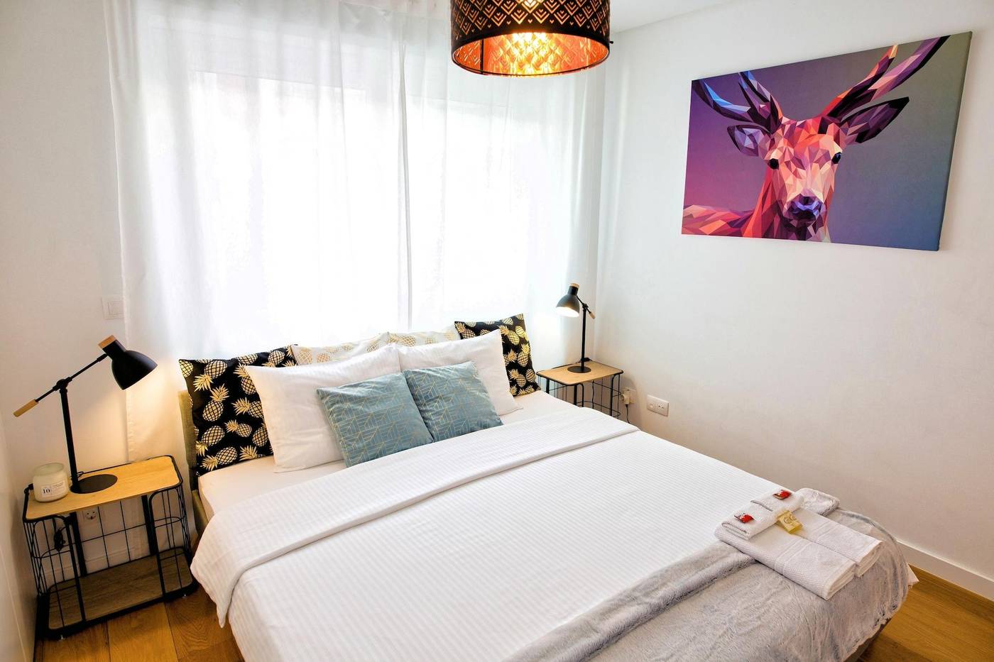 Industrial-Lisbon-Apartment---Adults-Only-Room-16