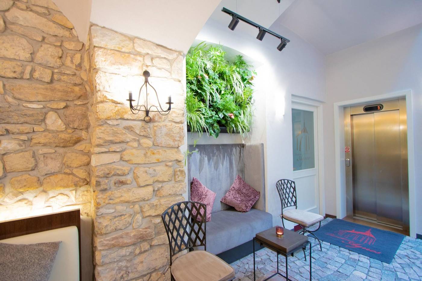 Residence-Agnes-Lobby-16