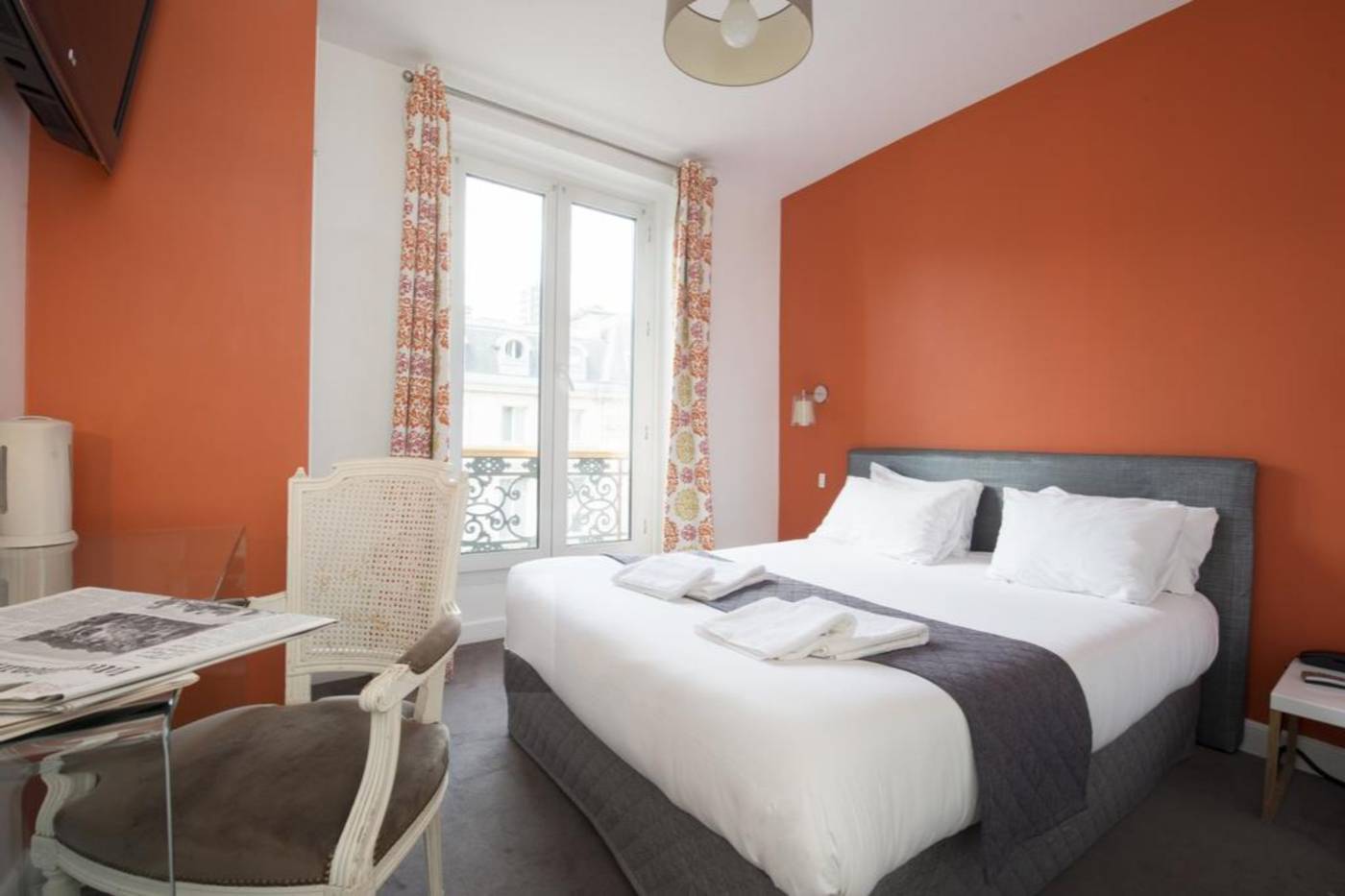 France-Louvre-Room-3