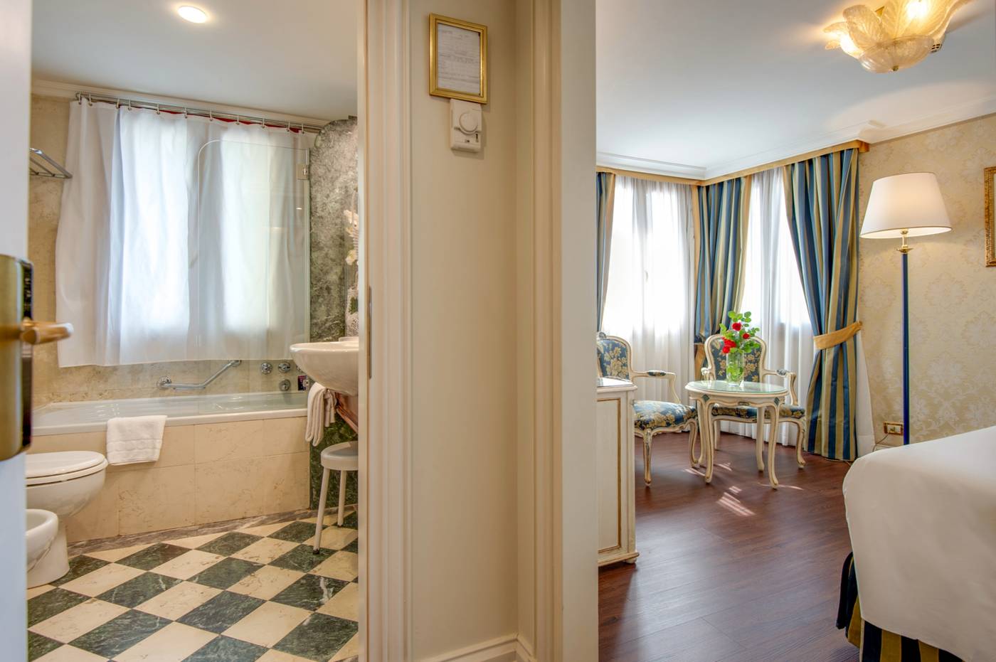 Hotel-Antiche-Figure-Room-20