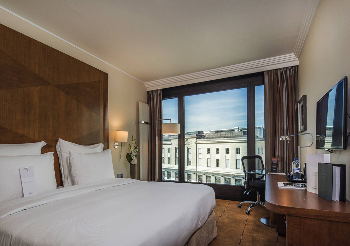 Warwick-Geneva-Room-10