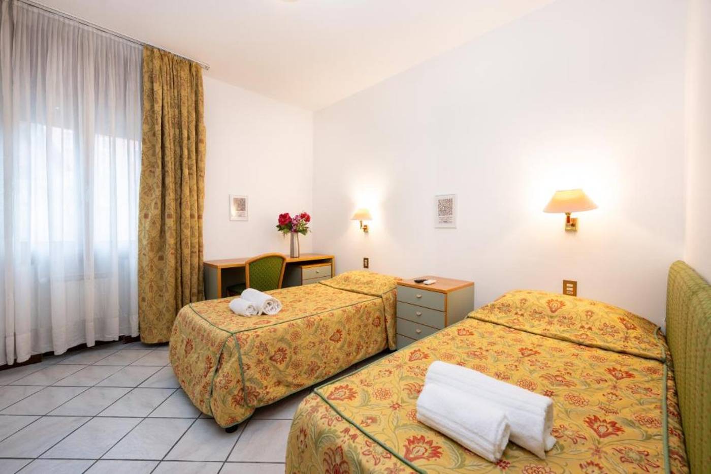 Camelia-Rooms-Venice-Room-12