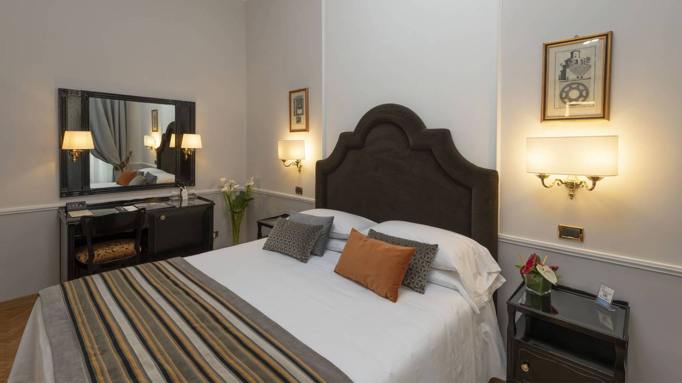 Bettoja-Hotel-Massimo-d-Azeglio-Room-17