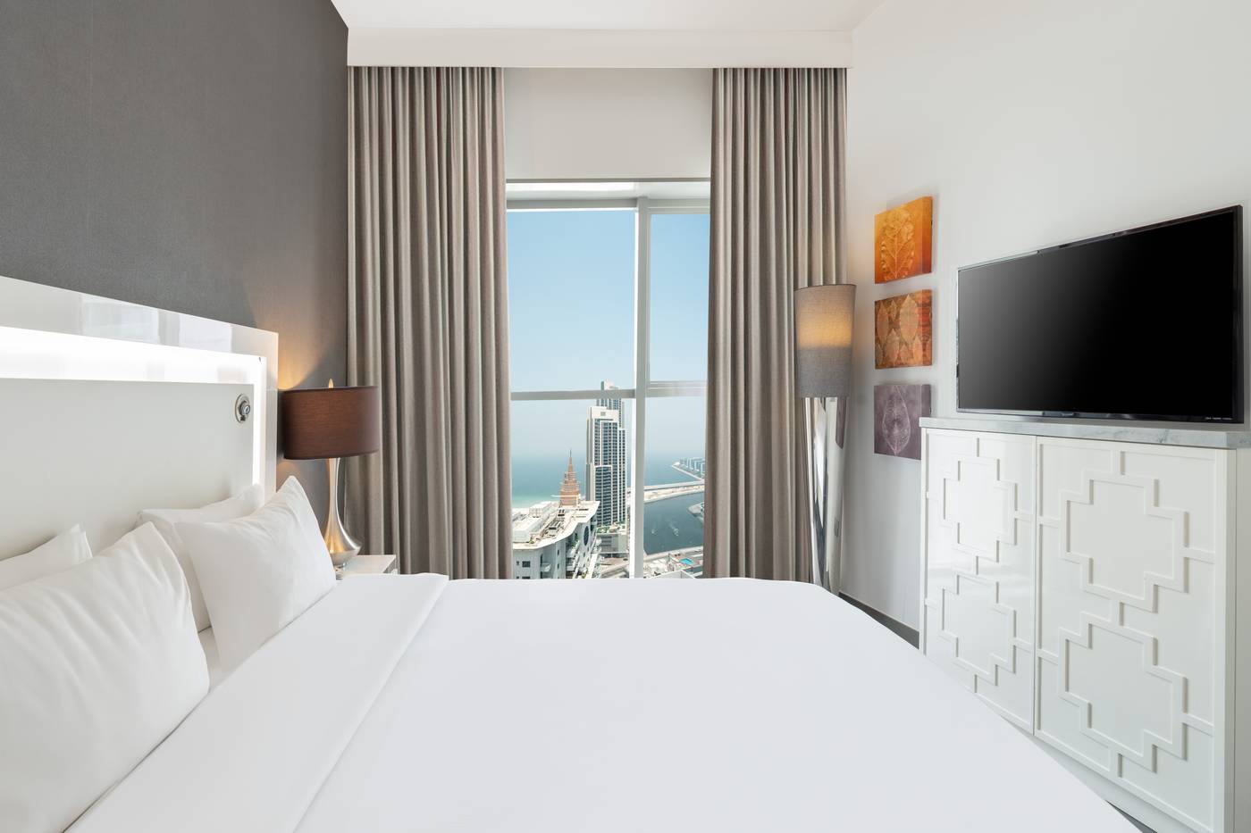 Wyndham-Dubai-Marina-Room-17