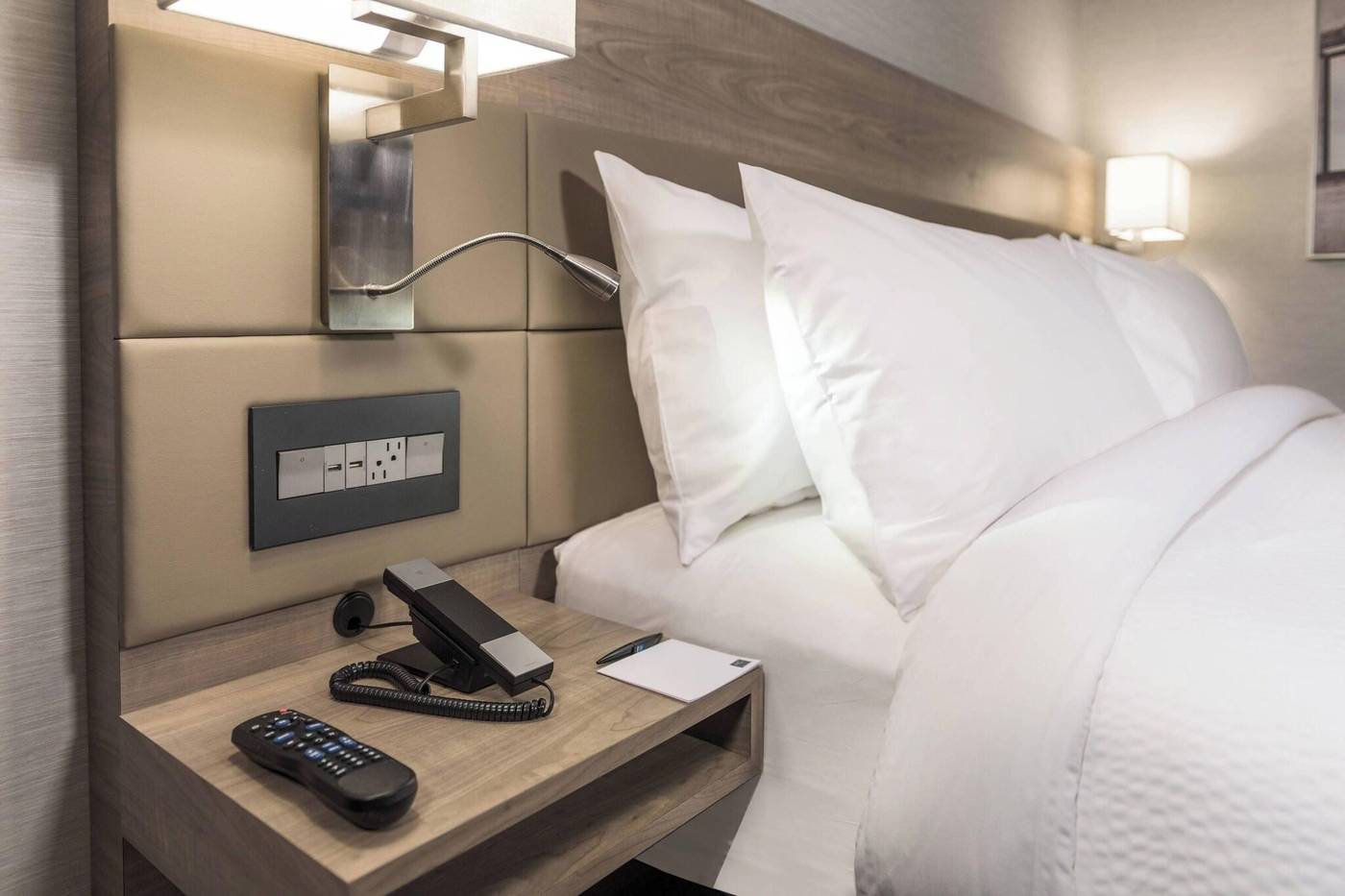 AC-Hotel-Boston-Cambridge-Room-20