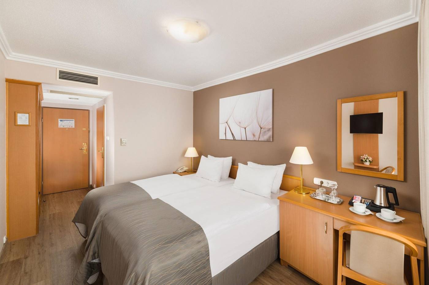 Danubius-Hotel-Arena-Room-9