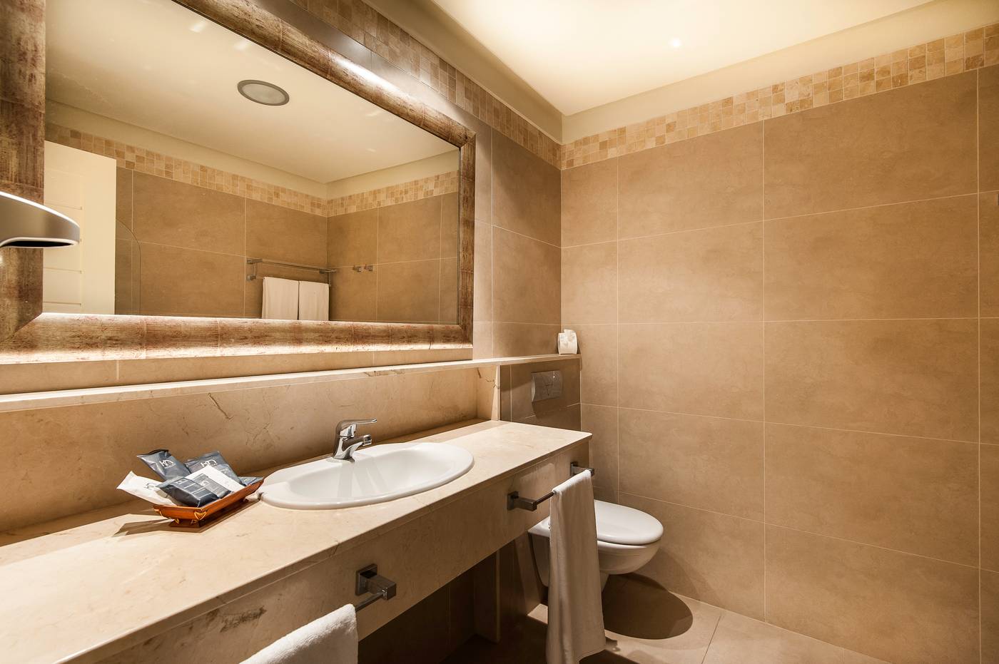 Hotel-KN-Arenas-del-Mar-Beach---Spa---Adults-Only-Room-20