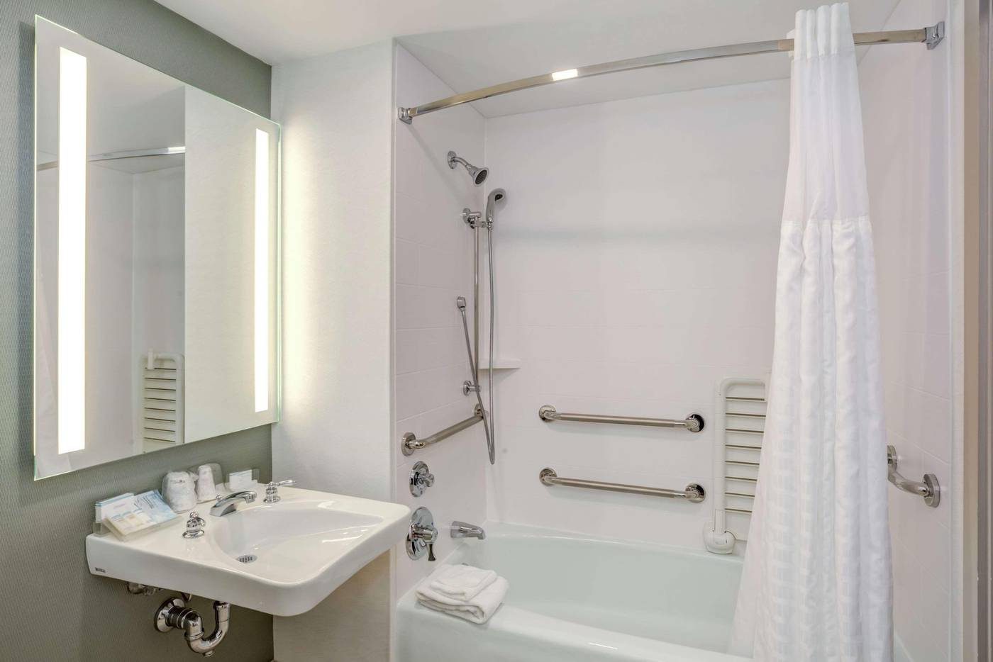 Hilton-Garden-Inn-Boston-Waltham-Room-26