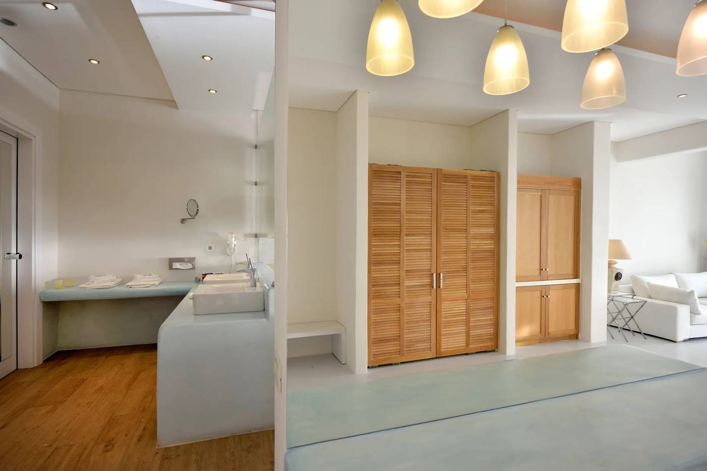 Saint-John-Hotel-Villas---Spa-Room-67