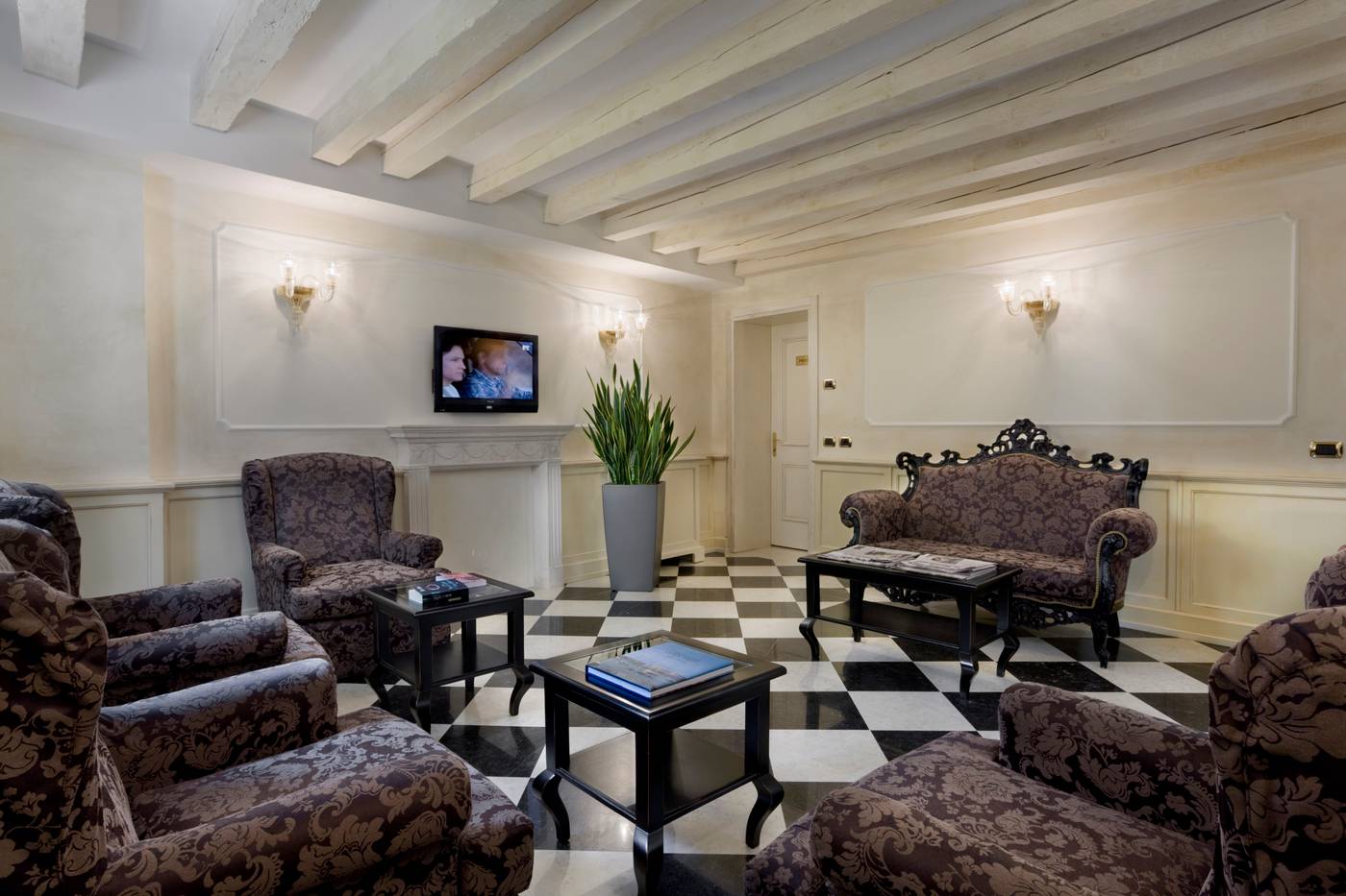 Maison-Venezia-UNA-Esperienze-Lobby-13