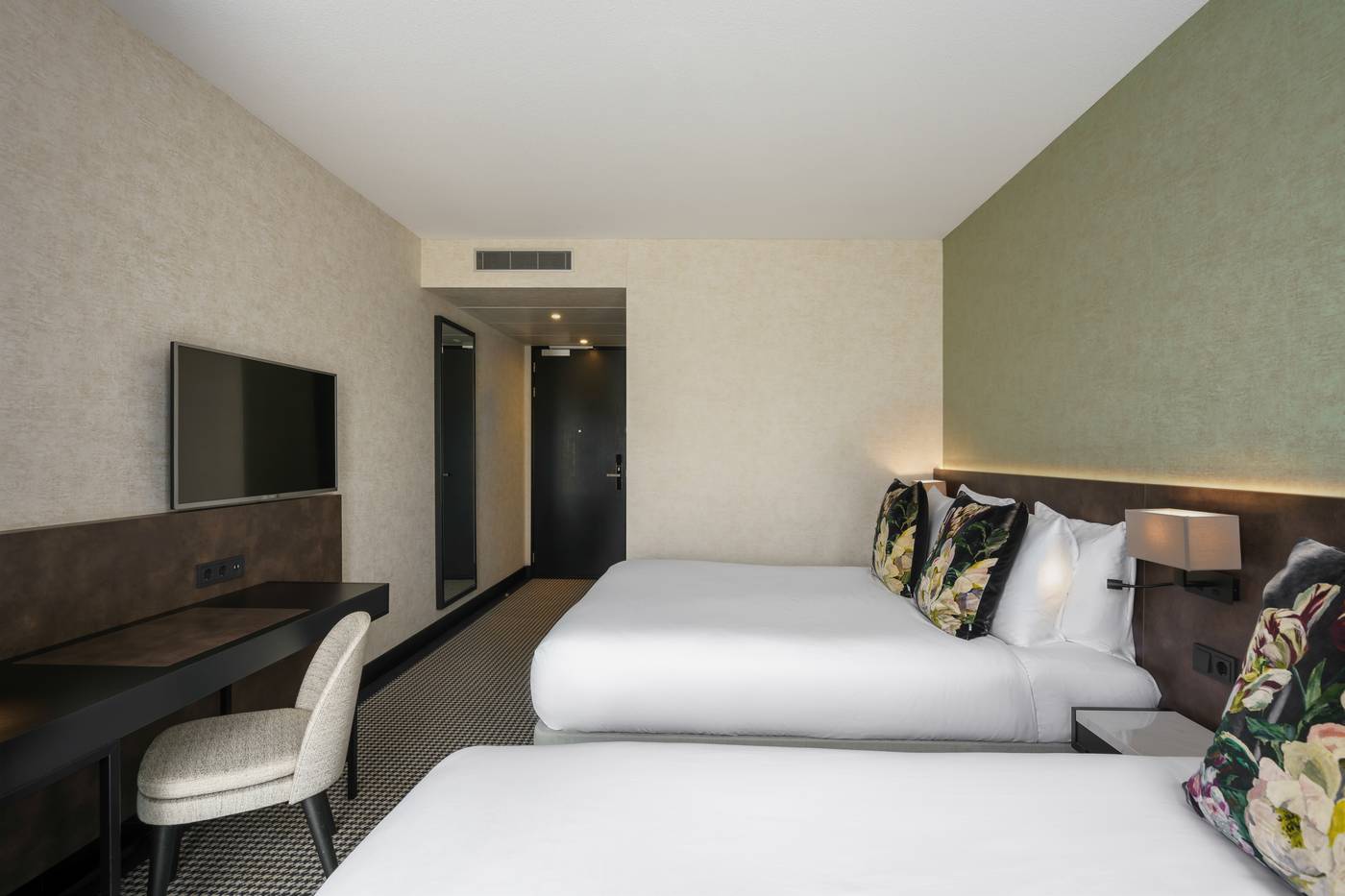 Monet-Garden-Hotel-Amsterdam-Room-25