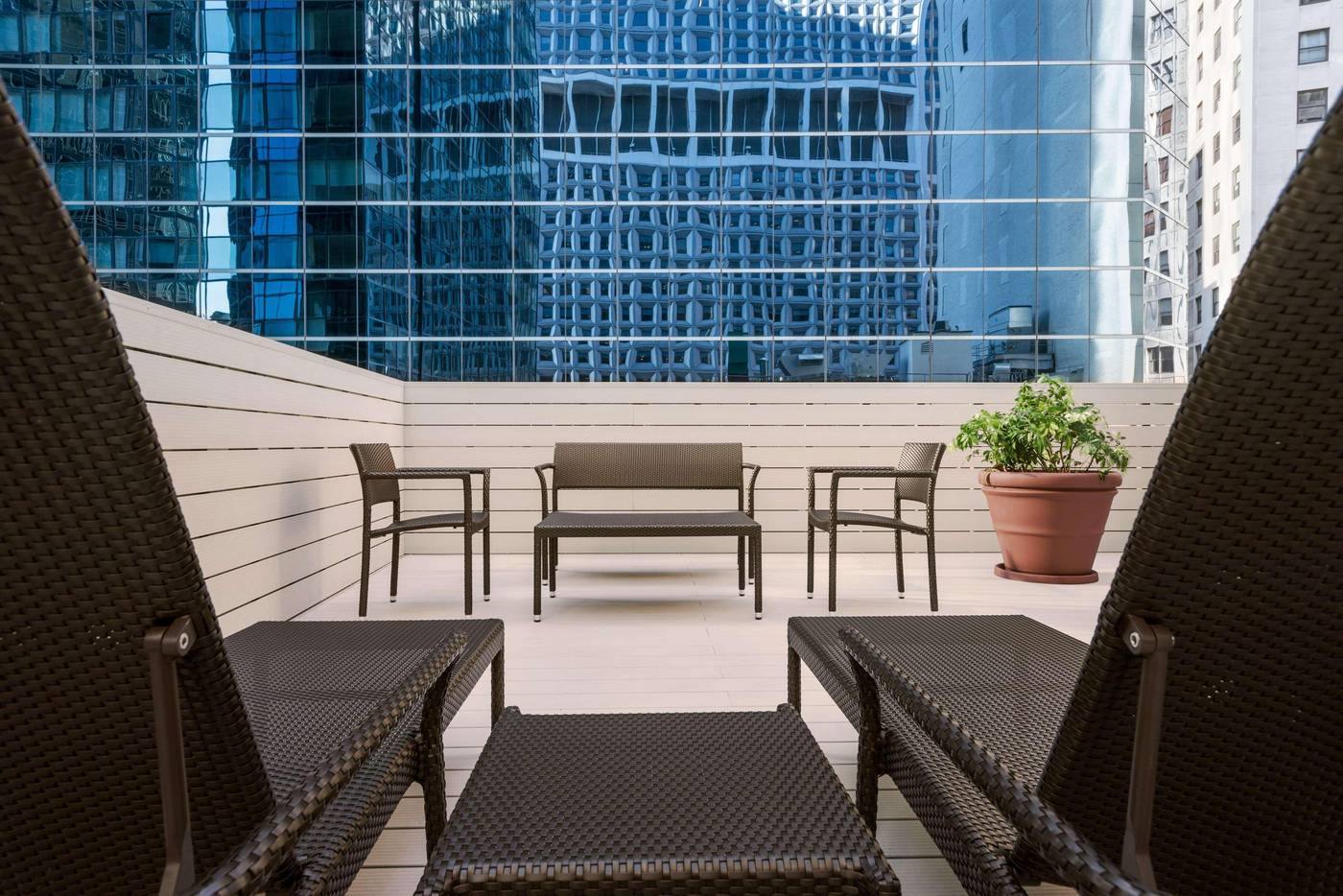 Hampton-Inn-New-York-Downtown-Room-10