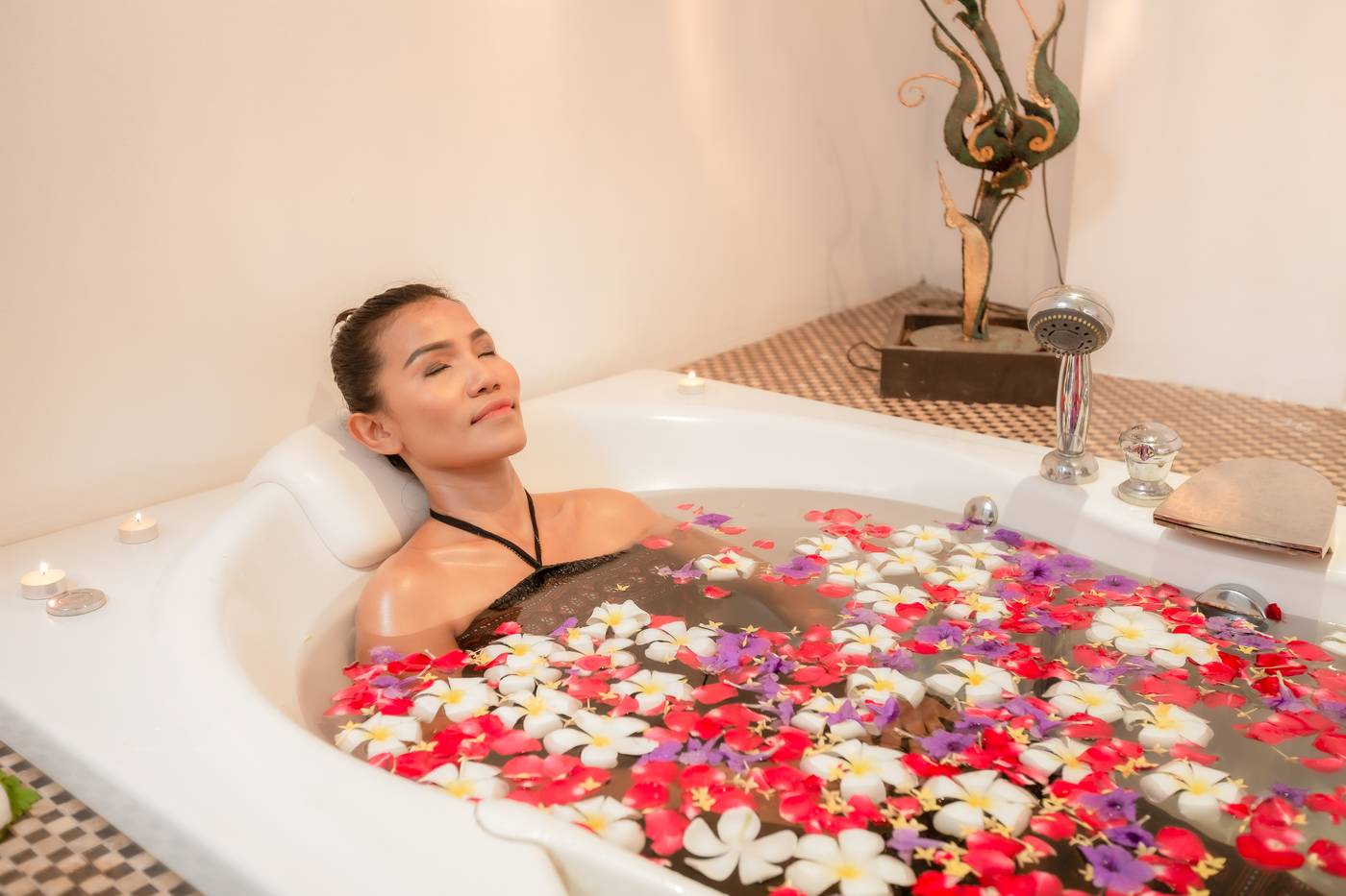 Club-Bamboo-Boutique-Resort---Spa-Sports-and-Entertainment-82