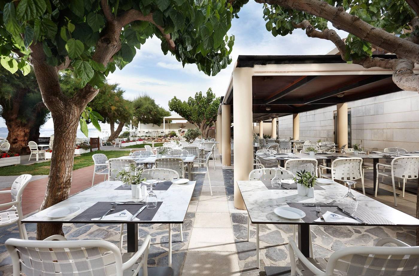 Santa-Marina-Beach-hotel-Restaurant-12