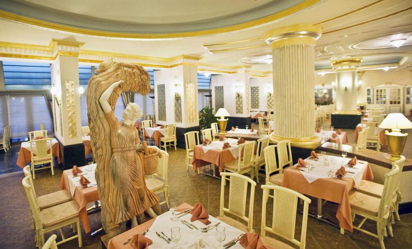 Crystal-Sunrise-Queen-Luxury-Resort---Spa-Restaurant-28