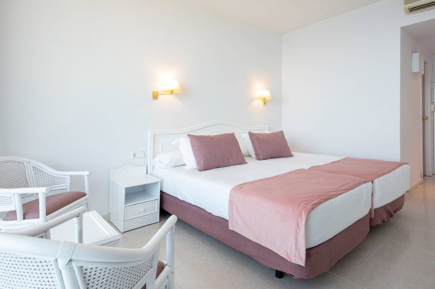 12.06.25 Hotel Aromar