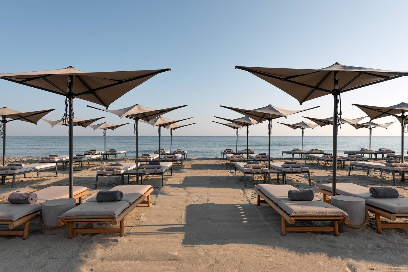 Ikones-Seafront-Luxury-Suites---Adults-Only-Beach-53