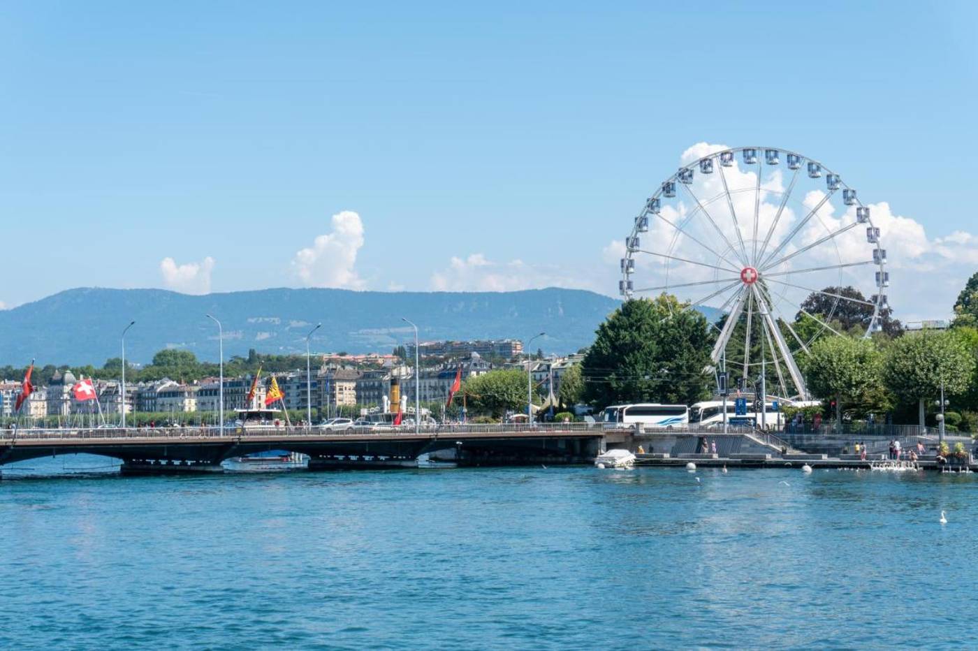 Drake-Longchamp-Sports-and-Entertainment-7