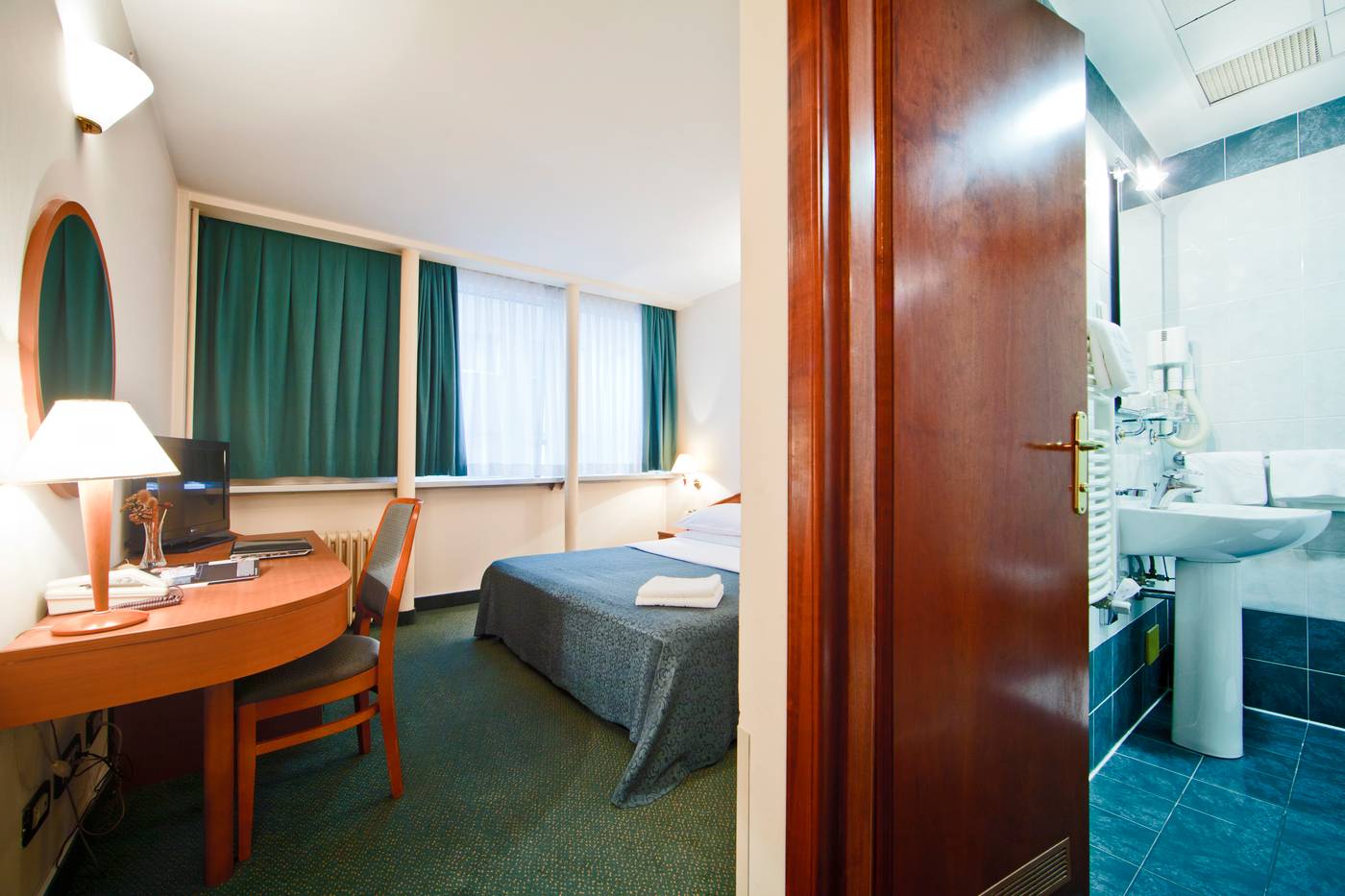 Hotel Central-Croatia-ZAGREB-Room-10