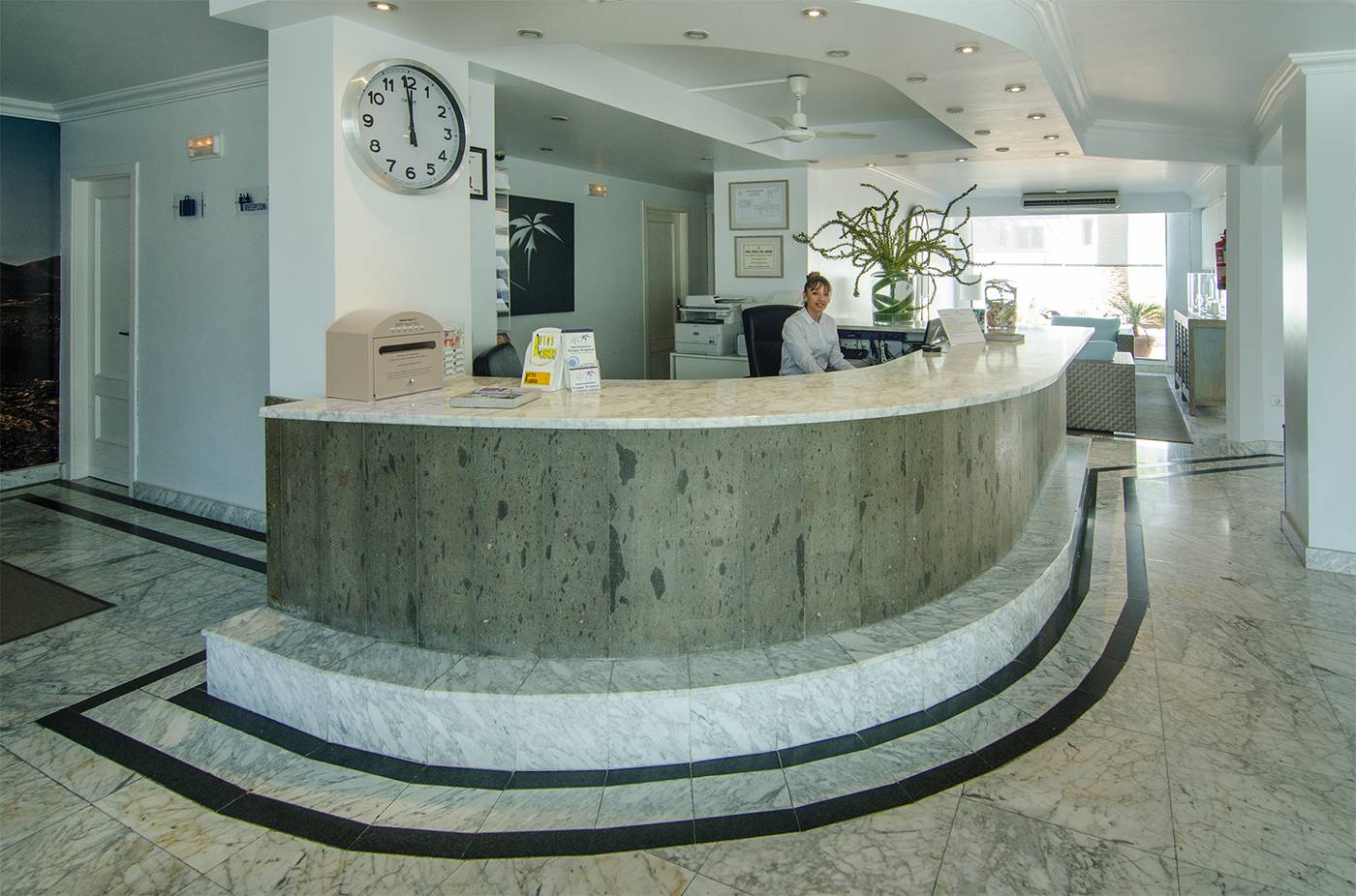 Parque-Tropical-Apartments-Lobby-27