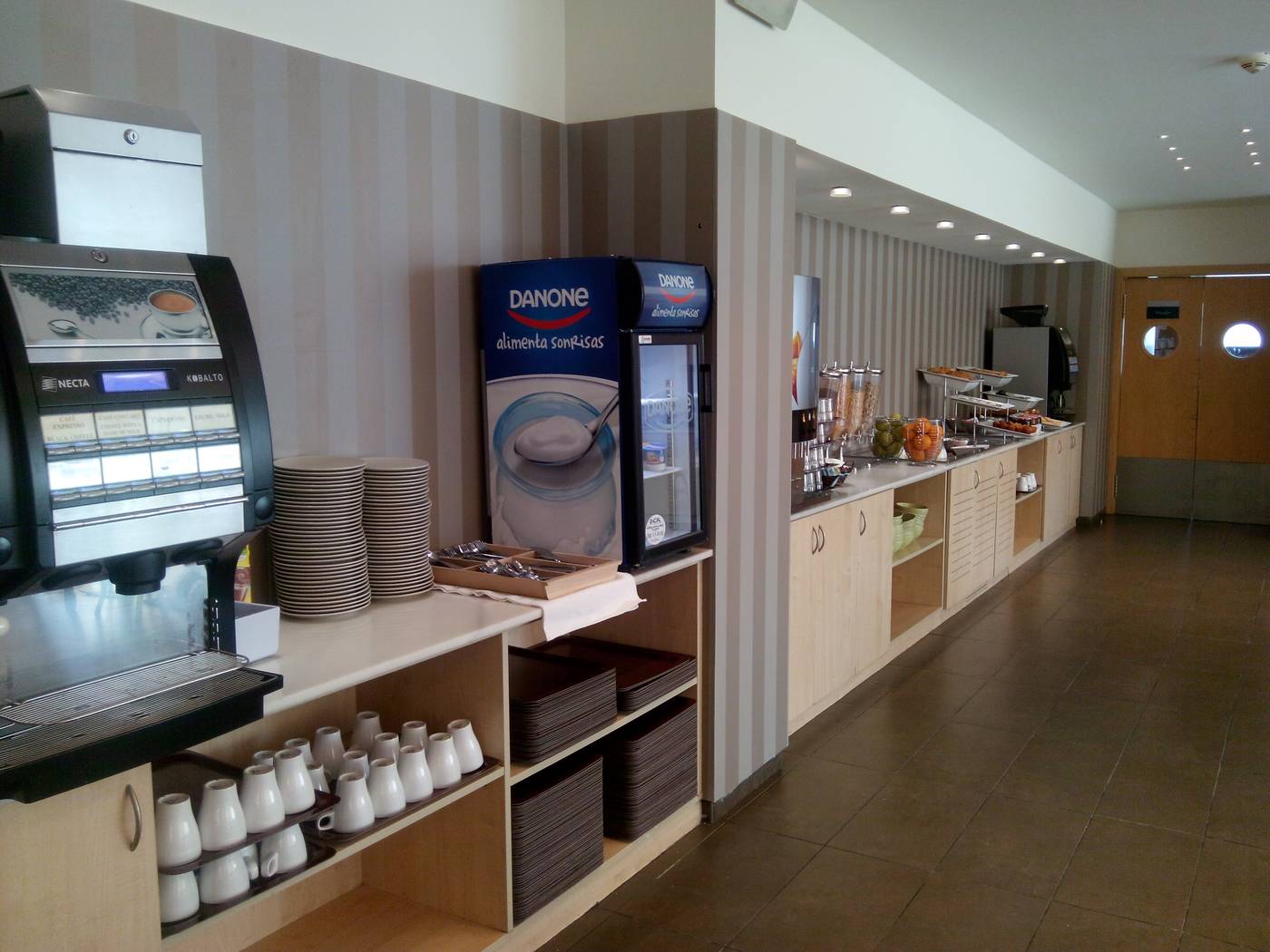 B-B----Hotel-Madrid-Airport-T1-T2-T3-Restaurant-16