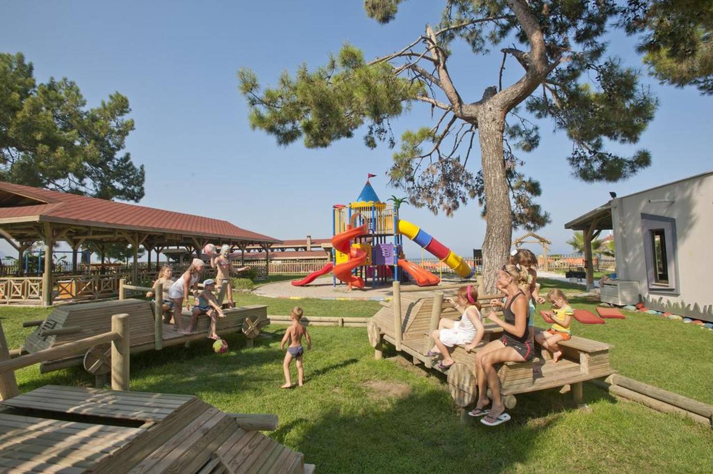 Crystal-Flora-Beach-Resort-Sports-and-Entertainment-54