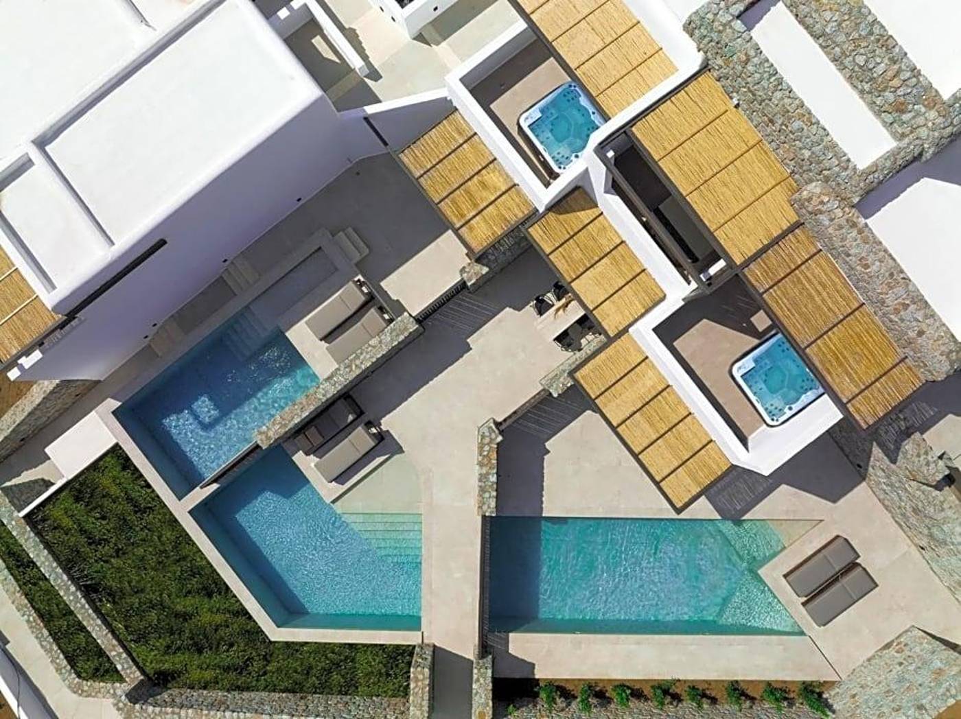 Ezio-Bo-Luxury-Living-General-view-6