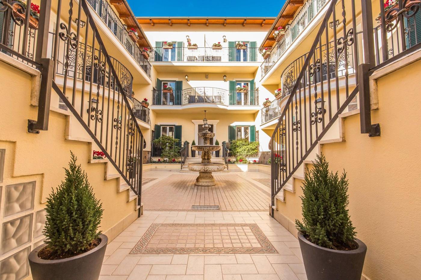 Aurelia-Vatican-Apartments-Terrace-59