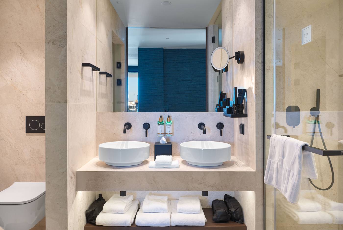 NYX-Esperia-Palace-Athens-by-Leonardo-Hotels-Room-66