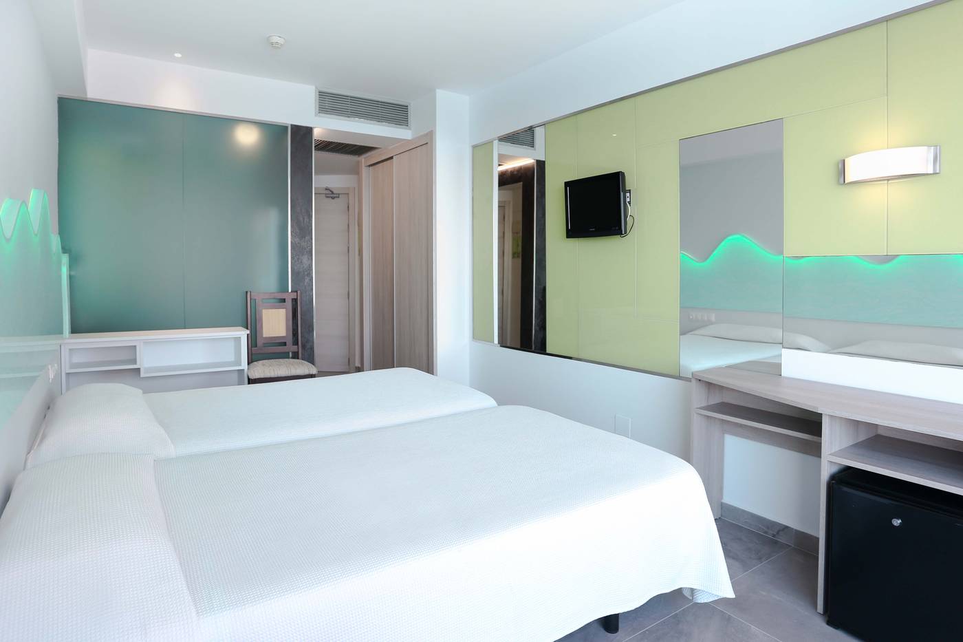 Benikaktus-Hotel-Room-6