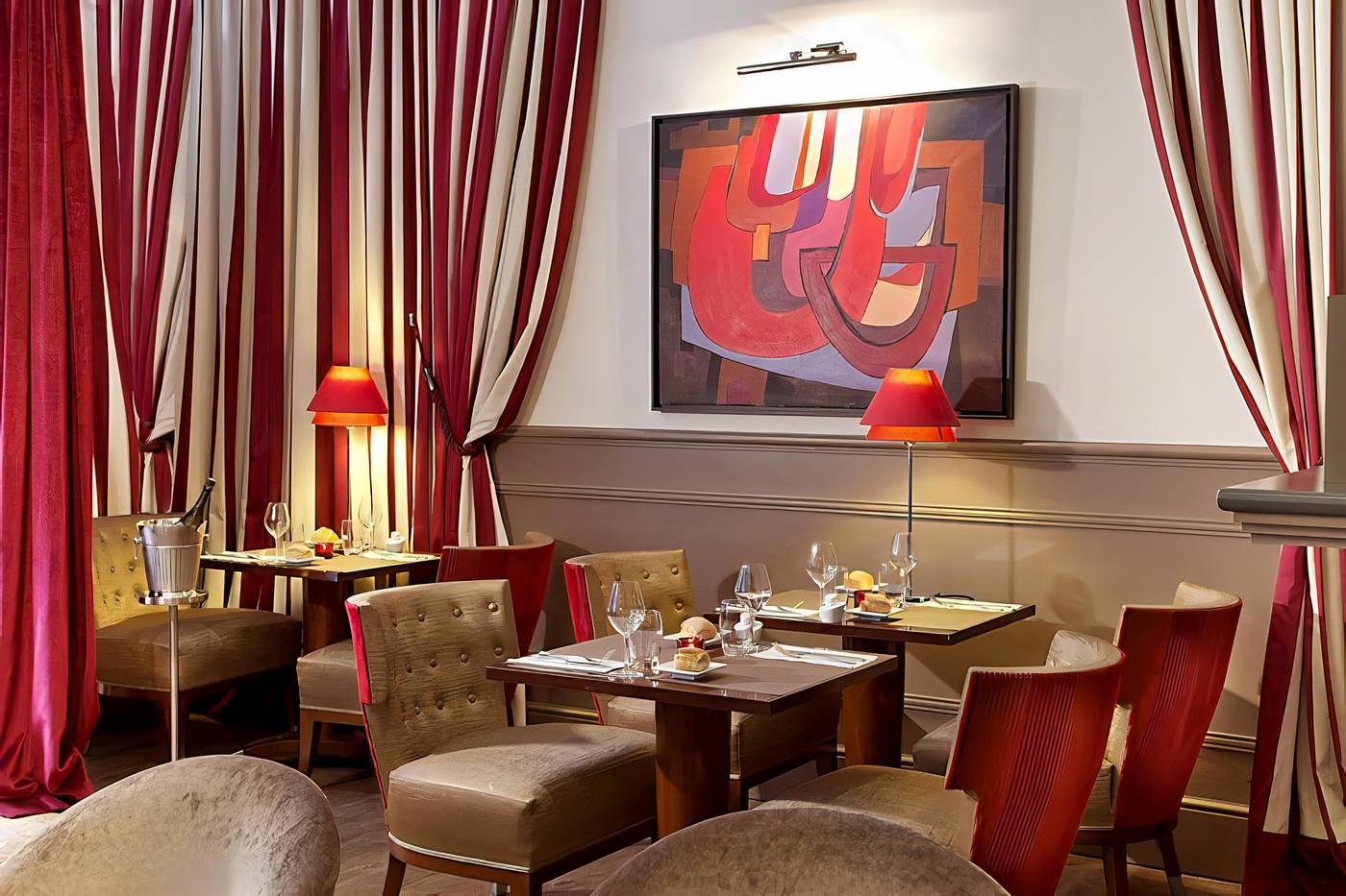 California-Paris-Champs-Elys----es-General-view-16