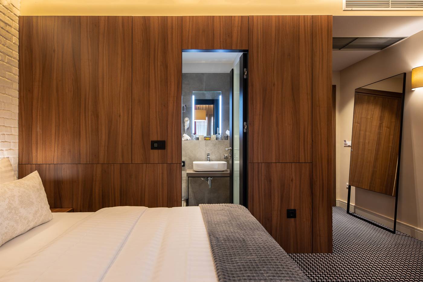 Livris Hotel-Croatia-Zagreb-Room-3