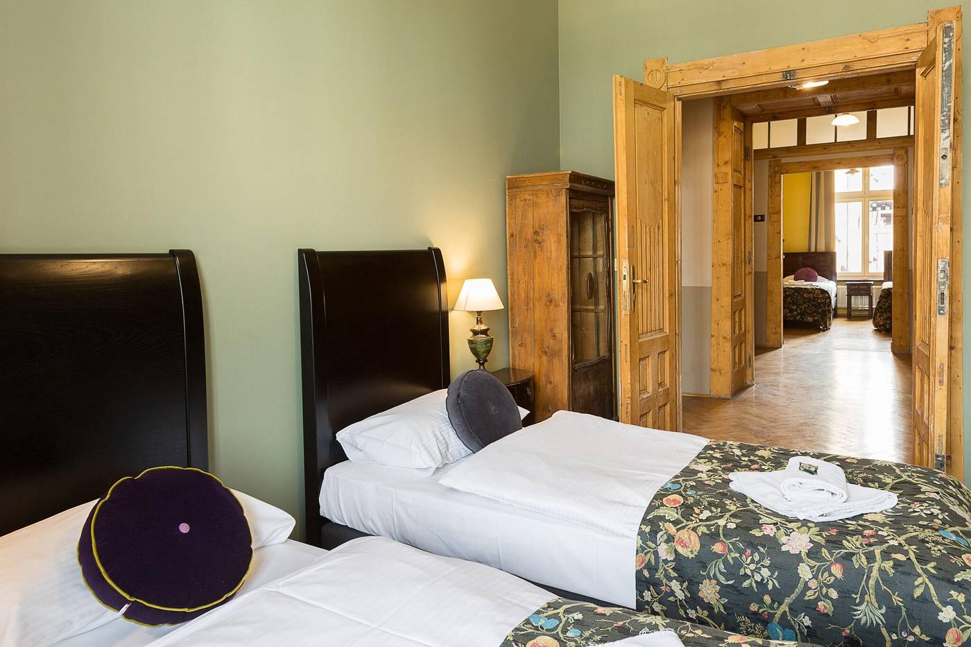 Antique-Apartments-Plac-Szczepanski-Room-37