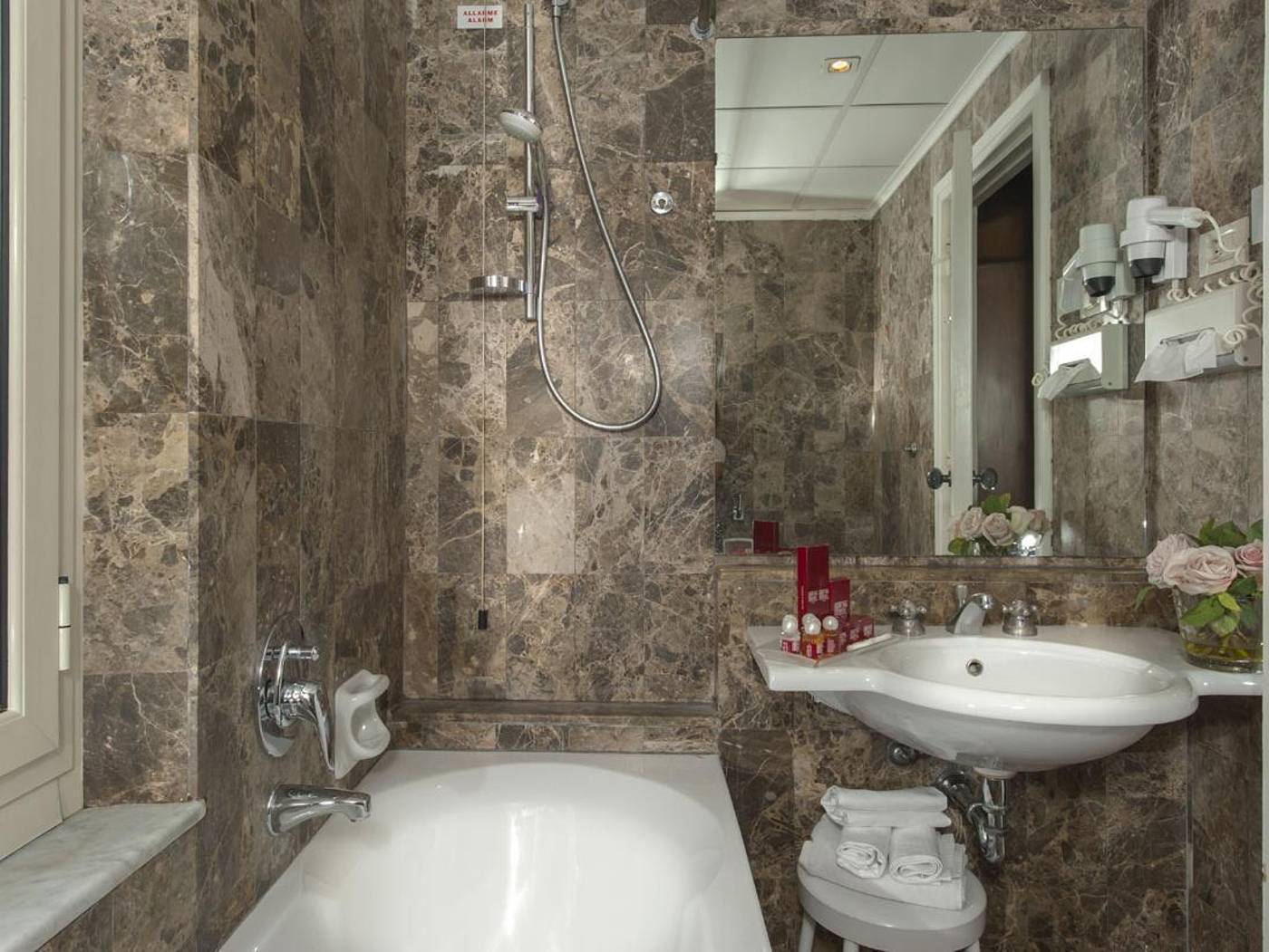 Hotel-Nord-Nuova-Roma-General-view-40