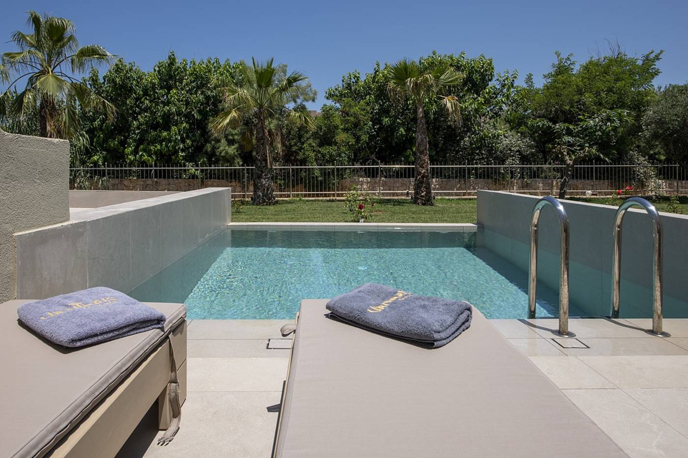 Vantaris-Luxury-Beach-Resort-Room-11